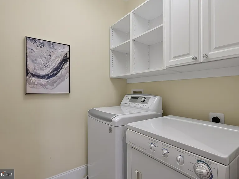 635 1st St #405 — Photo 26