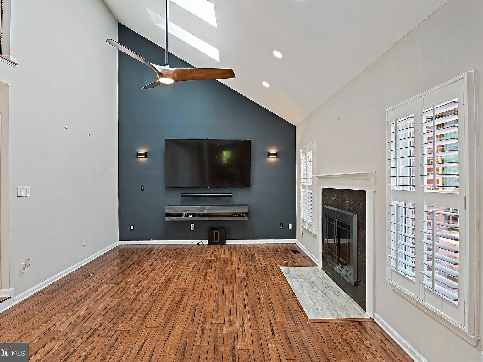 4 bed, 3.5 bath, 2806 sqft, $4,800 — Photo 3