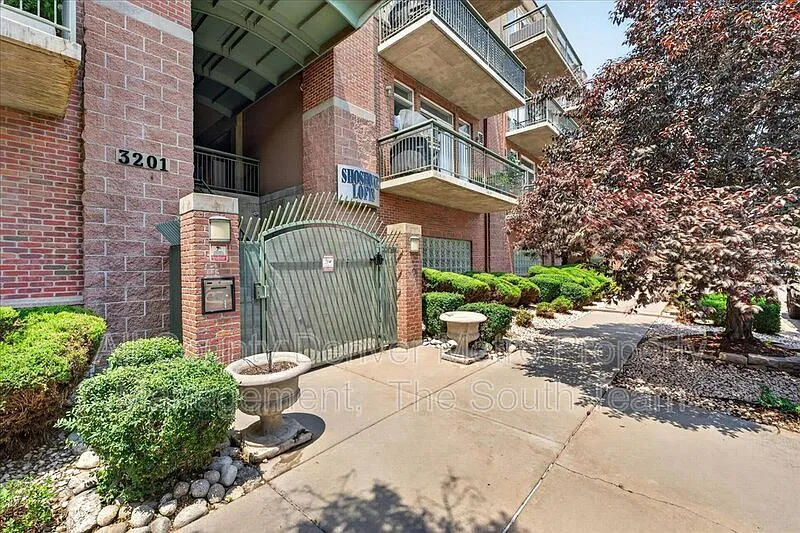 2 bed, 2.0 bath, 1249 sqft, $2,995 — Photo 3