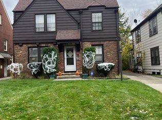 3705 Strandhill Rd, Shaker Heights, OH 44122