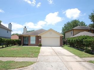 8715 Scenic Green Dr, Houston, TX 77088