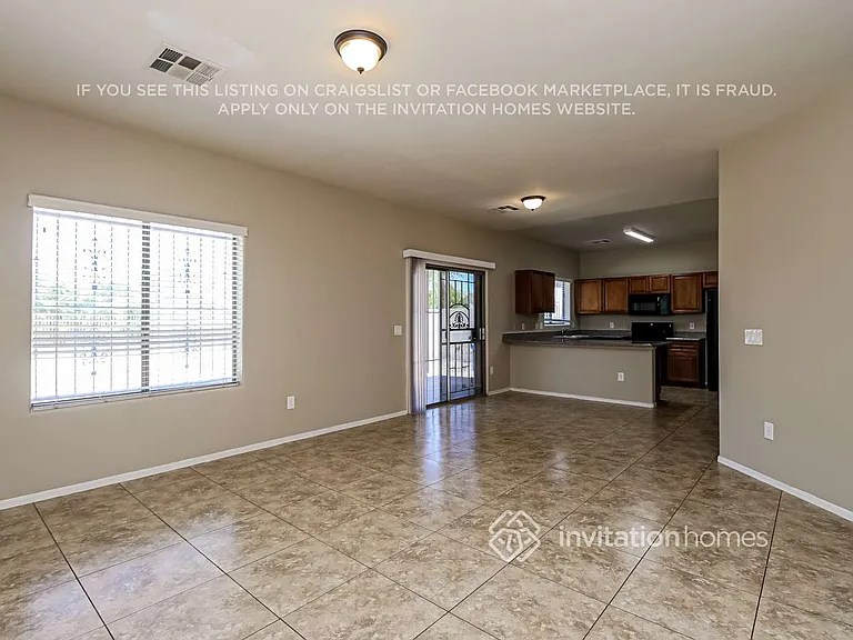 5814 S 11th St — Photo 5