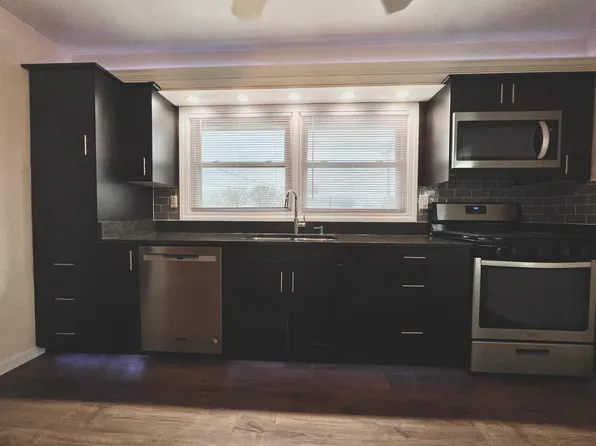 211 E High St #2, Morris, IL 60450