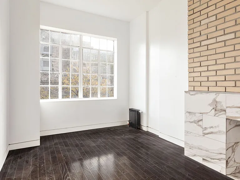 339 W 20th St #5 — Photo 9