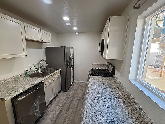 New kitchen and appliances