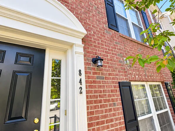 842 Lowe Rd, Baltimore, MD