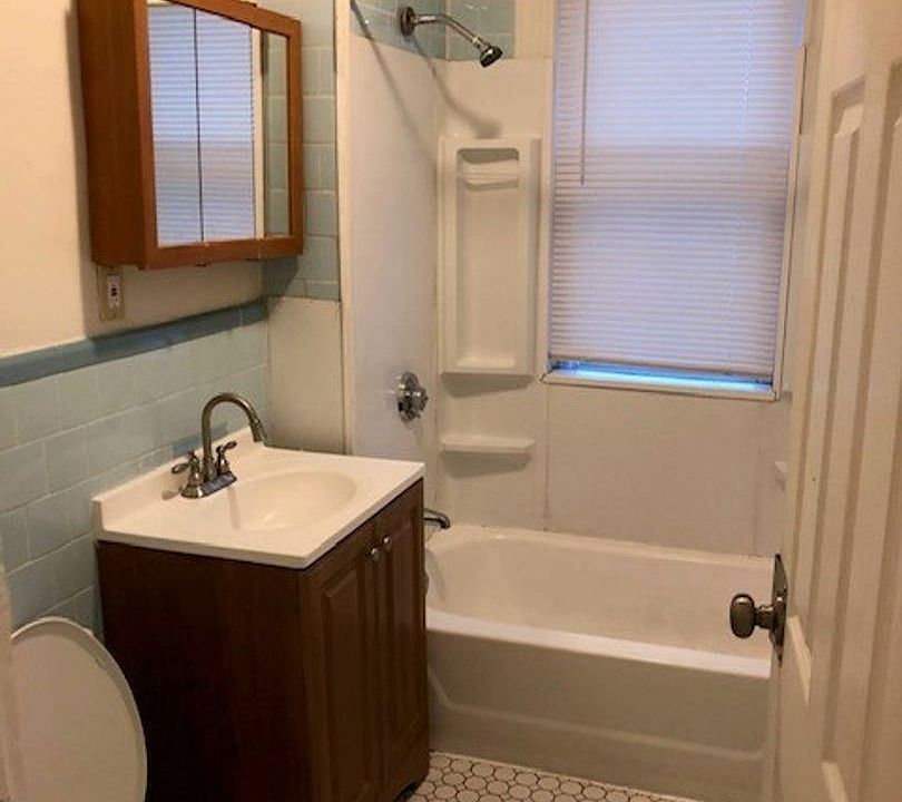 2nd image of 555 Ashmont St APT 1