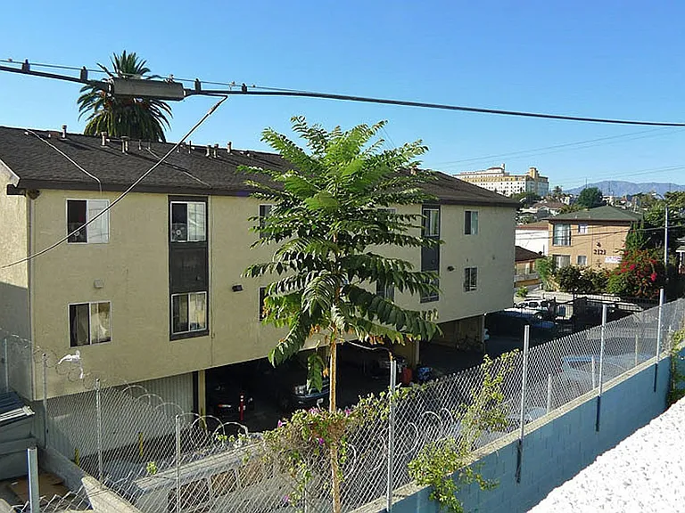 Villa De Adel Apts — Photo 57