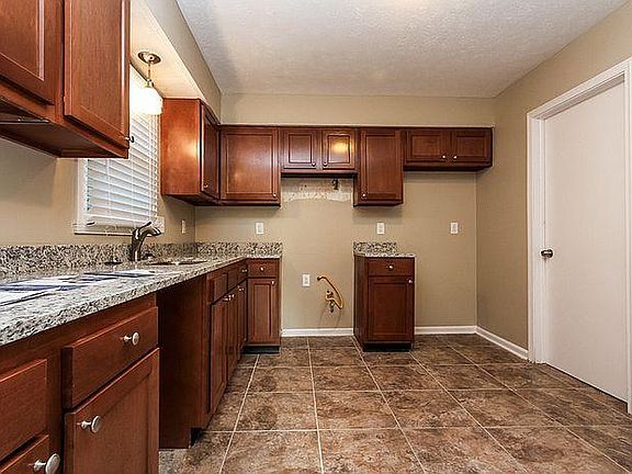 4th image of 9160 Powderhorn Ln #0