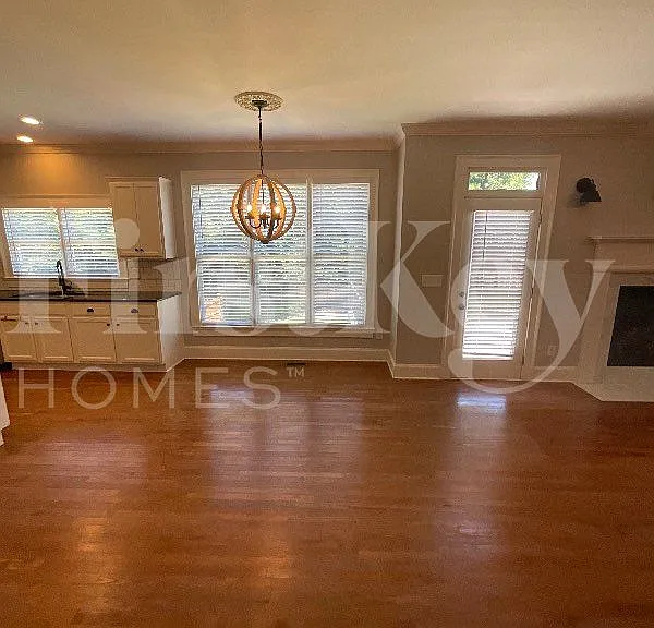 13 Creekview Dr SE — Photo 5