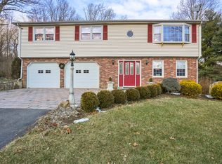 7 John Dominick Dr, Shelton, CT 06484