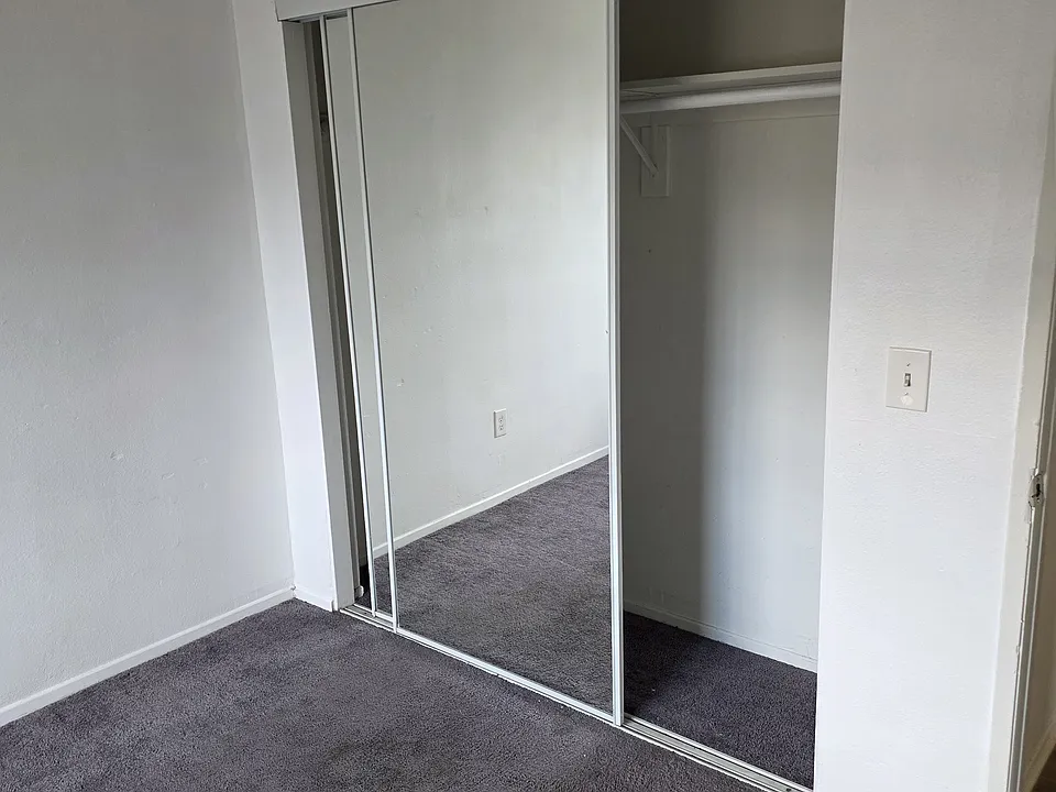 2nd bedroom closet area