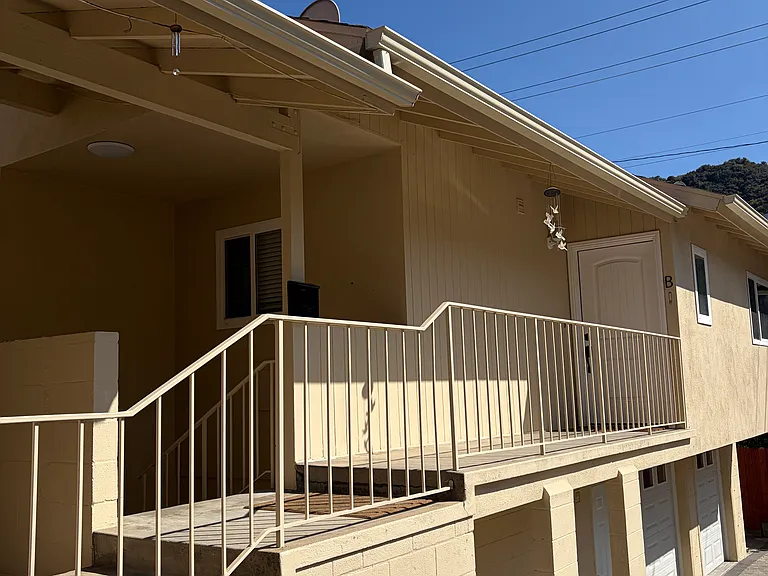 3052 Honolulu Ave #B — Photo 1