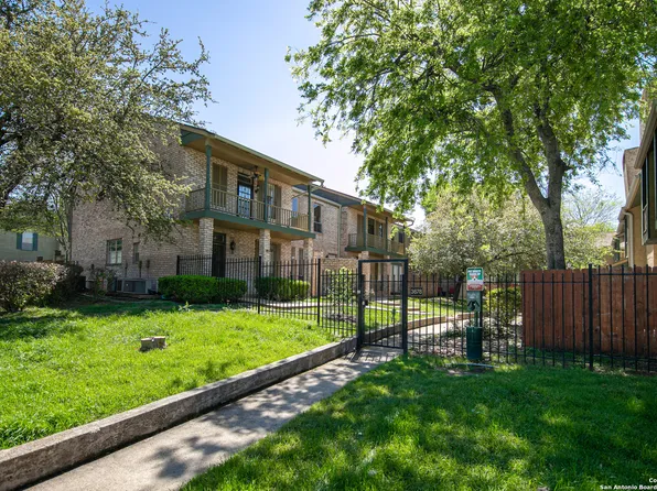 3678 Hidden Dr #304, San Antonio, TX 78217
