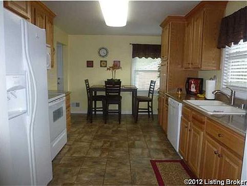 3rd image of 1934 Meadowcreek Dr