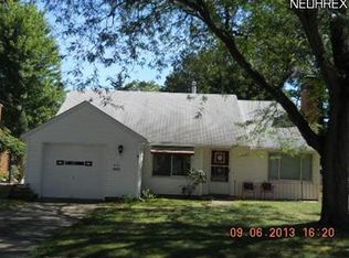 261 Franklin Dr, Berea, OH
