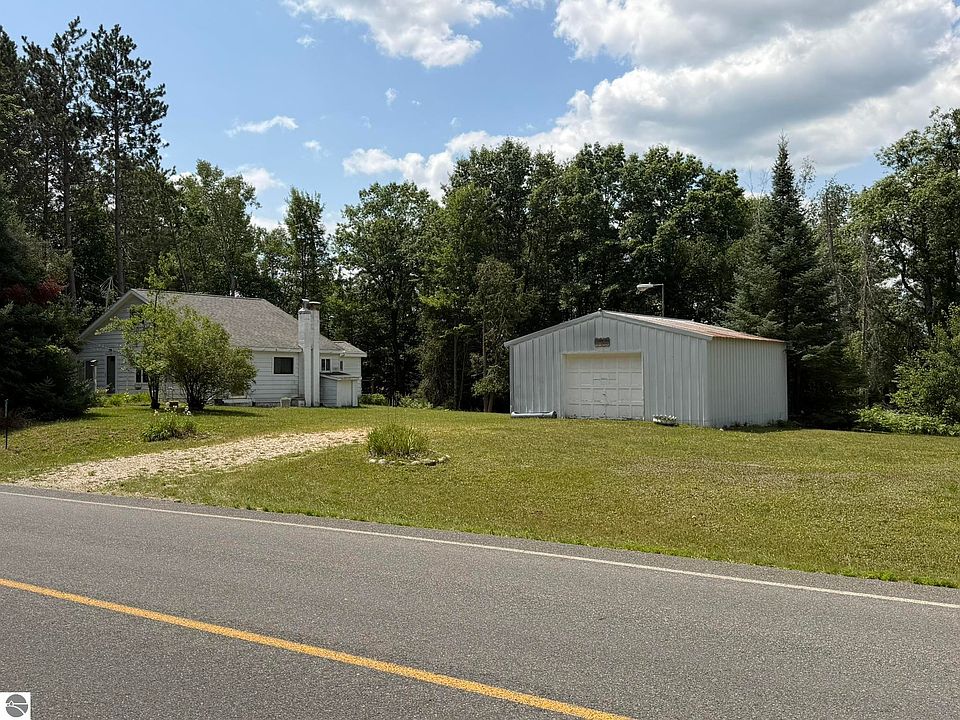 1st image of 3530 S Vandermeulen Rd