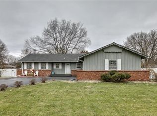 712 S Windsor Rd, Olathe, KS 66061