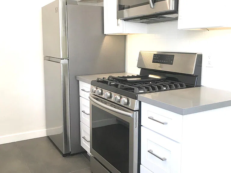 515 Pier Ave #4 — Photo 2