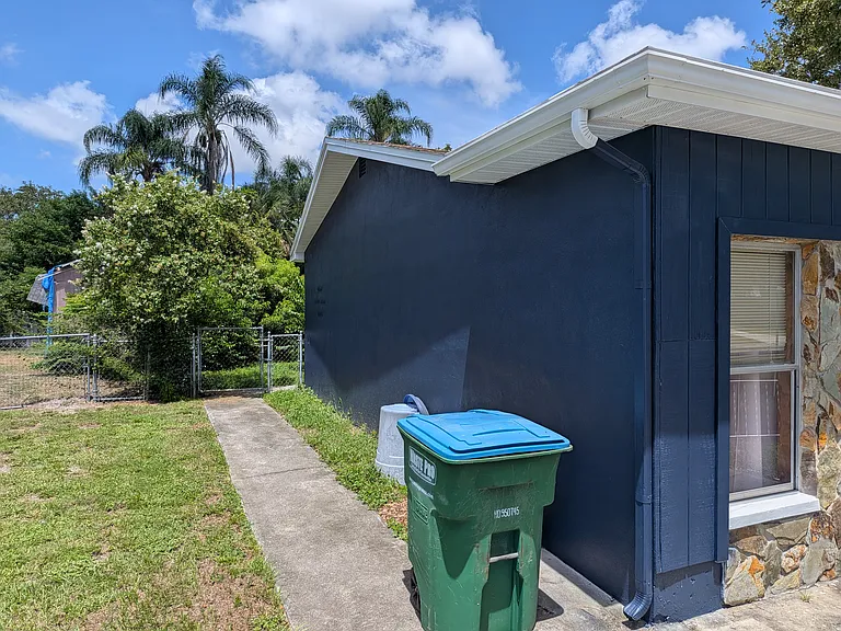 10981 Village Green Ave — Photo 41