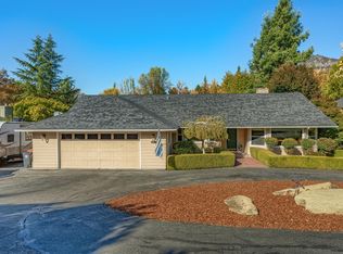 4477 Hillcrest Rd, Medford, OR 97504