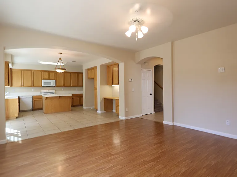 1908 Terracina Cir — Photo 13