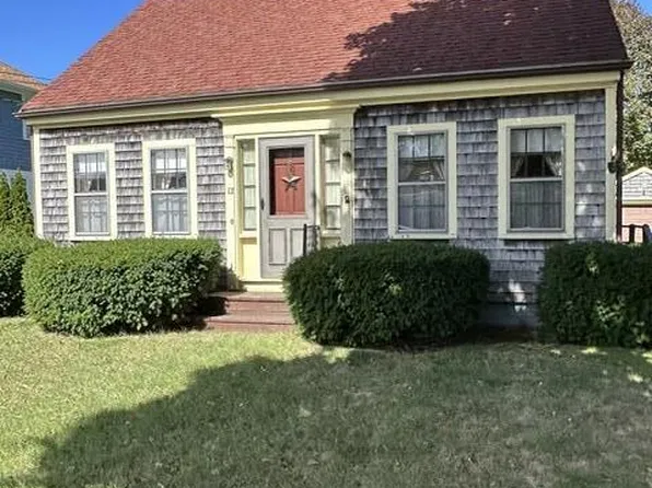 12 Stevens Street, Hyannis, MA 02601