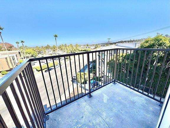3rd image of 4422 Temecula St #10