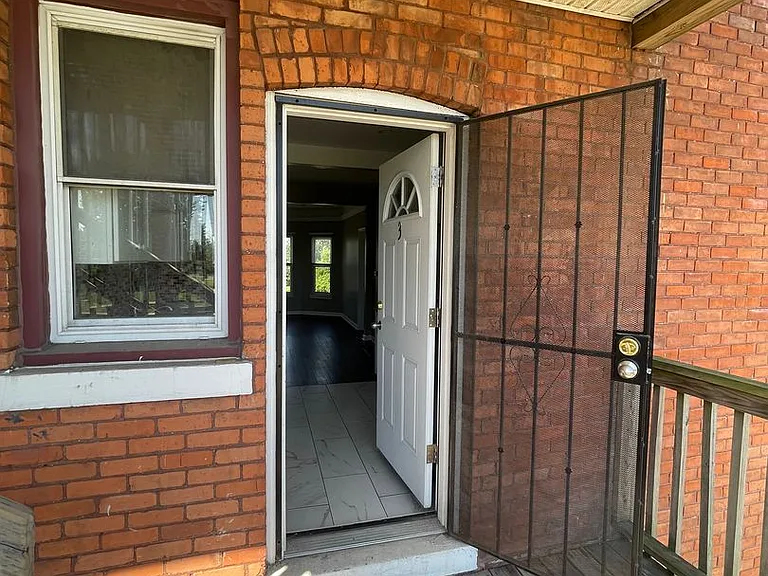2638 Rosa Parks Blvd — Photo 15