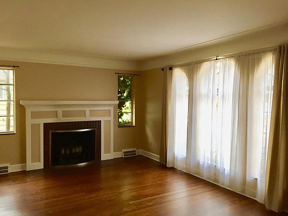 livingroom fireplace