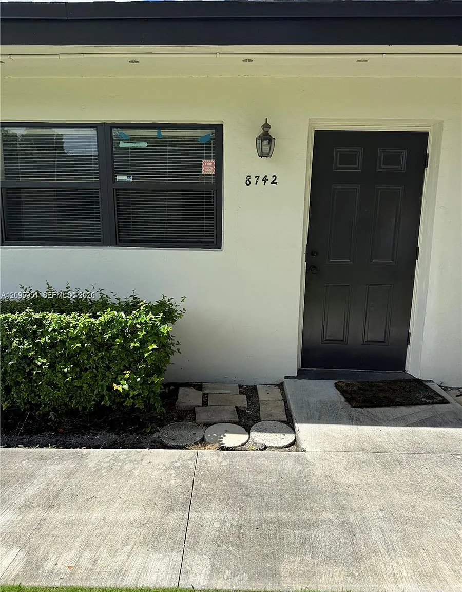 Cambria Heights 1st Addn — Photo 1