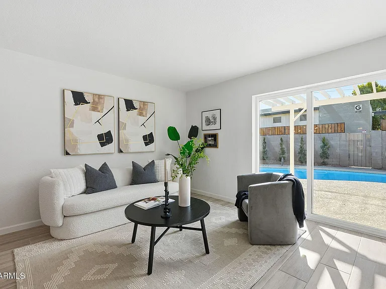 8725 E Coronado Rd — Photo 10
