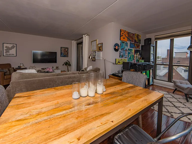 200-210 Lombard St #627 — Photo 3