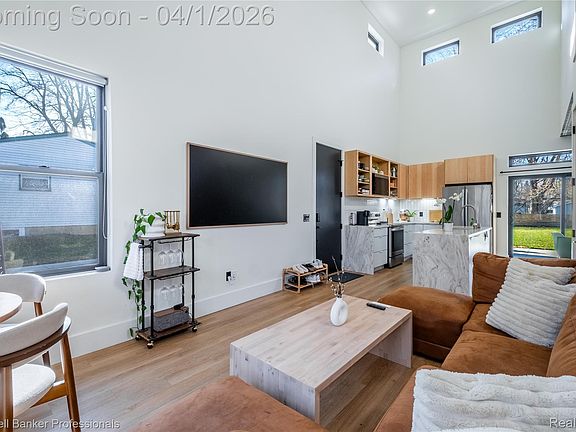 3rd image of 2407 Pollard Rd N