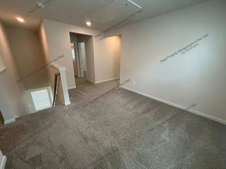 1959 Cherry Creek Rd — Photo 14