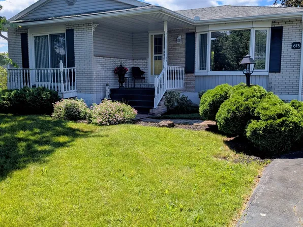 673 Winston Rd, Grimsby, ON L3M 4E8