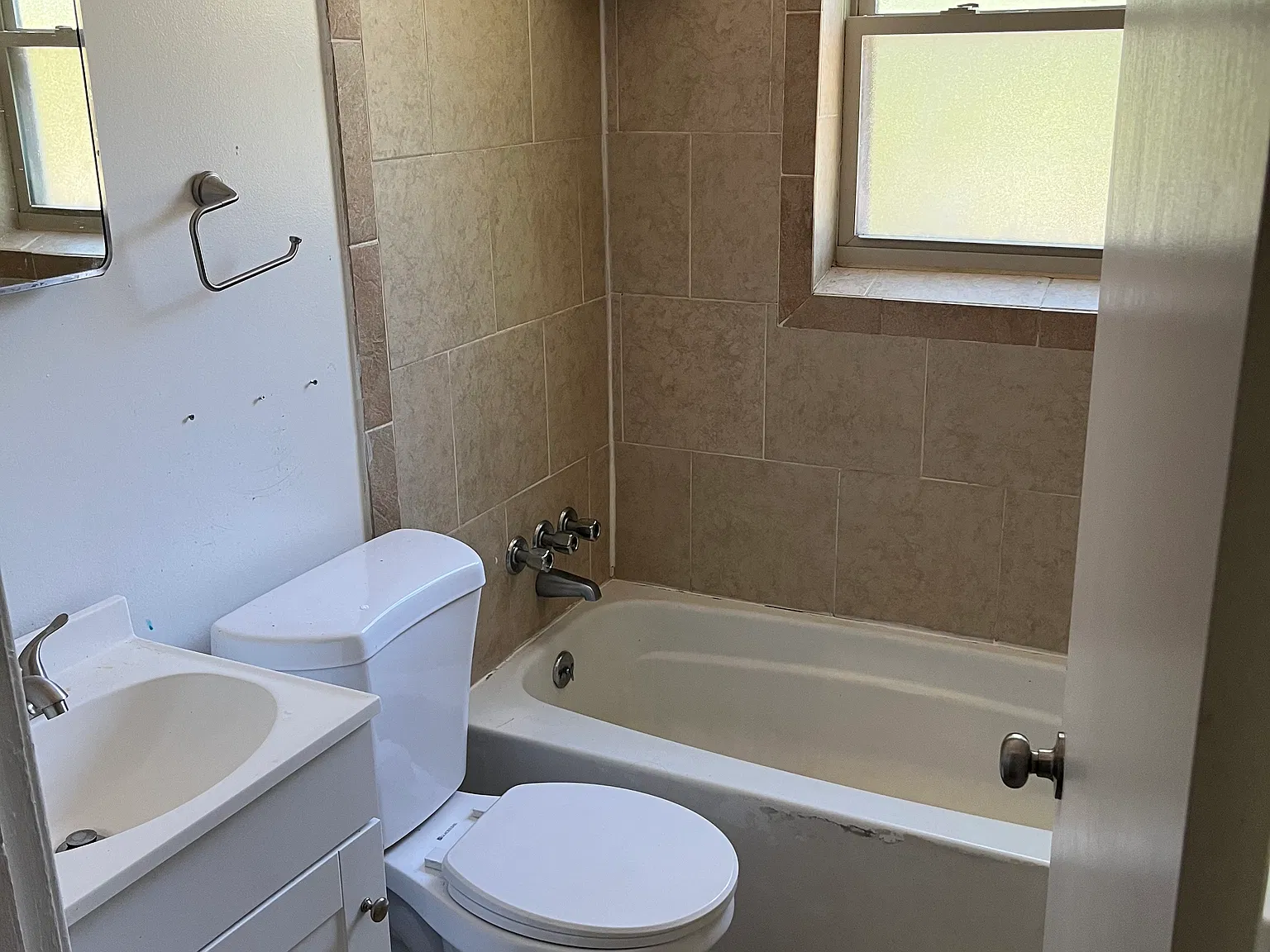 2 bed, 965 sqft, $985 — Photo 3