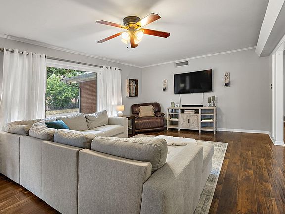 5th image of 1706 Mary Ln