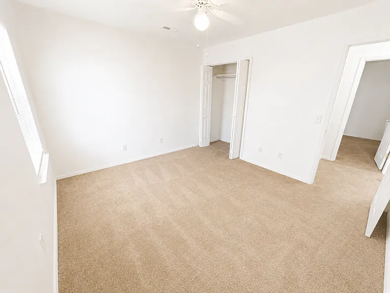 Willow Park Apartments — Photo 26
