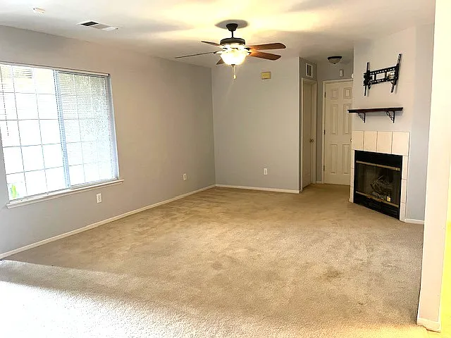 4 bed, 1311 sqft, $2,450 — Photo 2