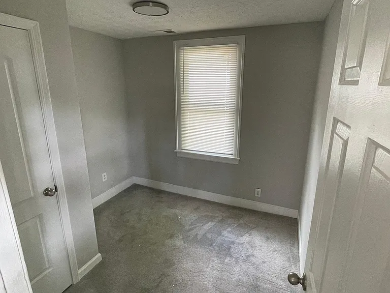 1328 Short St — Photo 3