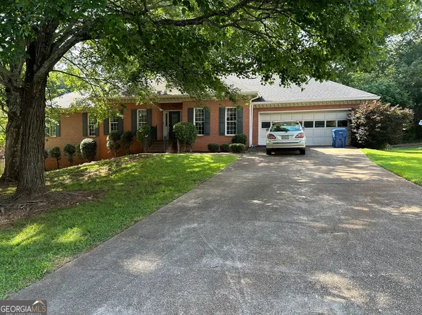 823 Austin Ct, Lawrenceville, GA 30046