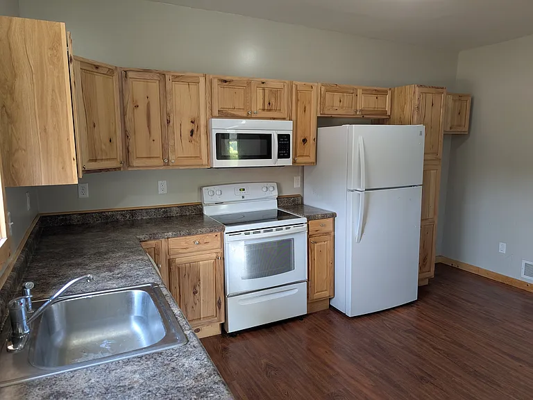 1727 Hughitt Ave — Photo 7