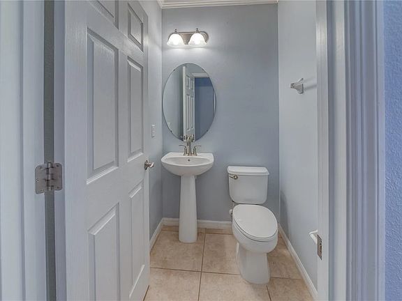 4th image of 5048 Fiorella Ln