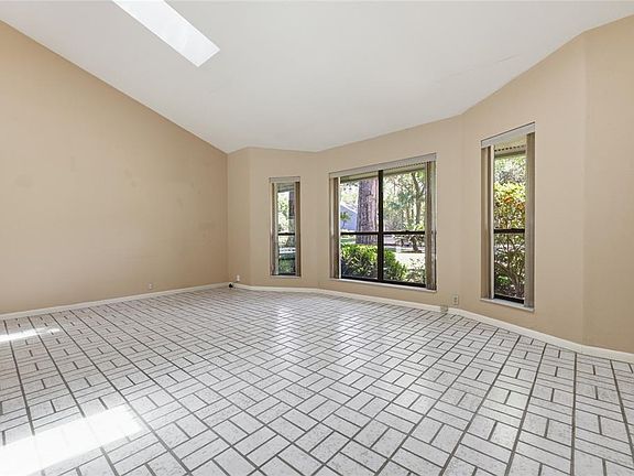 5th image of 2408 NW 14th Pl