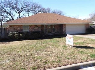 717 Ridgewood Cir, Hurst, TX 76054