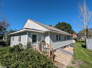 919 S 15th St, Centerville, IA 52544