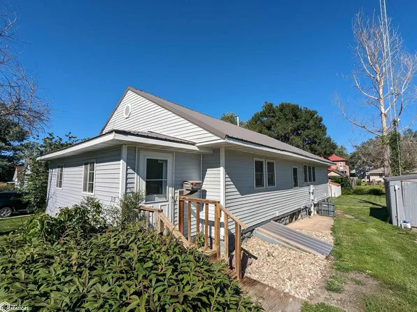 919 S 15th St, Centerville, IA 52544