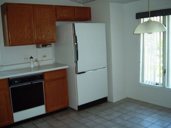 4th image of 552 W Parkside Dr