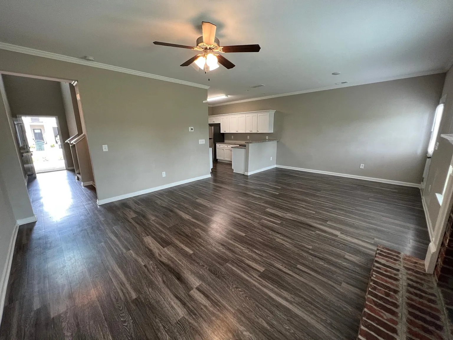 3 bed, 2.5 bath, 1705 sqft, $1,650 — Photo 3